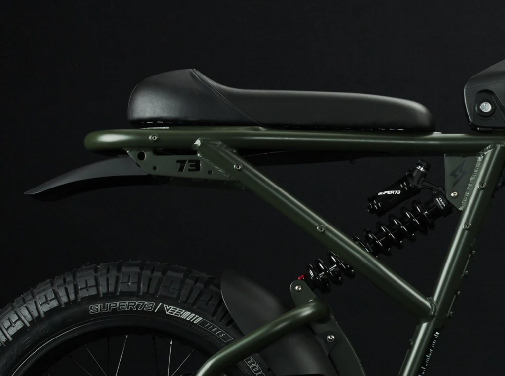 Super73-RX Olive Drab &nbsp; Mit dem RX stellen wir das leistungsstärkste und technologisch fortschrittlichste Antriebssystem von Super73 mit Mehrklassen-Fahrmodi vor. Dieses Performance-Fahrzeug ist ein straßenzugelassenes E Bike, das keinen Führerschein und keine Zulassung benötigt. Die RX verfügt außerdem über die komplett neue angeschlossene Elektronik-Suite von Super73 und ist über die neue Super73 App mit iOS und Android-Mobilgeräten kompatibel. Typ: Modus 1-3 mit Pedalunterstützung Off-Road Experience Kit (ORE) (out of stock) Konformitätszertifikate (EPAC) auf Anfrage. &nbsp;