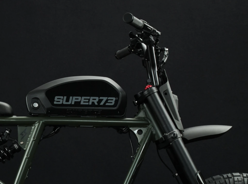 Super73-RX Olive Drab &nbsp; Mit dem RX stellen wir das leistungsstärkste und technologisch fortschrittlichste Antriebssystem von Super73 mit Mehrklassen-Fahrmodi vor. Dieses Performance-Fahrzeug ist ein straßenzugelassenes E Bike, das keinen Führerschein und keine Zulassung benötigt. Die RX verfügt außerdem über die komplett neue angeschlossene Elektronik-Suite von Super73 und ist über die neue Super73 App mit iOS und Android-Mobilgeräten kompatibel. Typ: Modus 1-3 mit Pedalunterstützung Off-Road Experience Kit (ORE) (out of stock) Konformitätszertifikate (EPAC) auf Anfrage. &nbsp;