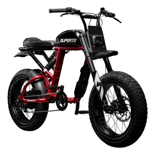 Super73-RX Carmine Red Mit dem RX stellen wir das leistungsstärkste und technologisch fortschrittlichste Antriebssystem von Super73 mit Mehrklassen-Fahrmodi vor. Dieses Performance-Fahrzeug ist ein straßenzugelassenes E Bike, das keinen Führerschein und keine Zulassung benötigt. Die RX verfügt außerdem über die komplett neue angeschlossene Elektronik-Suite von Super73 und ist über die neue Super73 App mit iOS und Android-Mobilgeräten kompatibel. Typ: Modus 1-3 mit Pedalunterstützung Off-Road Experience Kit (ORE) (out of stock) Konformitätszertifikate (EPAC) auf Anfrage. &nbsp;
