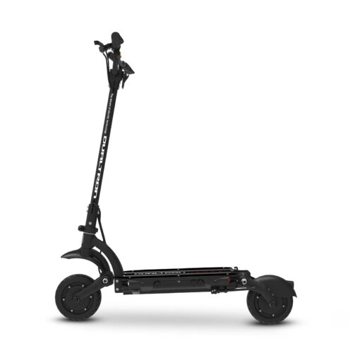 Dualtron Raptor 2 60V 14Ah CN &nbsp; Der Raptor 2 ist ein Hochleistungs-Roller, der den Namen Dualtron wirklich verdient und gleichzeitig ein relativ wartungsfreies und leichtes Paket bietet. Nie wieder Sorgen über platte Reifen oder verbogene Rotoren mit diesem Vollreifen und Trommelbremse Elektroroller. Der Raptor 2 ist ein großes Upgrade zum ursprünglichen Raptor und bietet nun standardmäßig Vorbau-Beleuchtung, den ey3-Gashebel und ABS-Bremsen. Der Raptor 2 wiegt nur 50 Pfund und verfügt über einen 60-Volt-Akku mit 14Ah, der Ihnen eine Reichweite von bis zu 60 km ermöglicht. Geschwindigkeit: 60km Reichweite: 60km