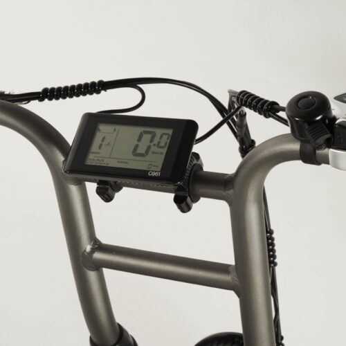 KNAAP BIKE SPACE GREY EDITION &nbsp; Rahmen: Aluminium Motor: 36V 250W Heckantrieb Batterie: 36V 21Ah Samsung Lithium-Ionen Ladegerät: 36V 3A Anzeige: LCD mit Beleuchtung (Batterieanzeige, Tachometer und Kilometerstand) Hydraulisches Bremssystem: Tektro Mechanische Scheibenbremsen Schaltung: Shimano, 7 Schaltstufen Geschwindigkeit: 25km/h Aktionsradius: bis zu 140KM mit einer vollen Batterie &nbsp;