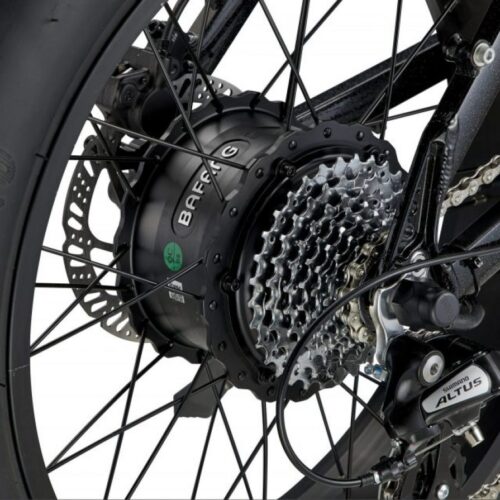 Mate X 750W Dusty Army Die BEAST Mode Bikes sind wieder da! Dieses Mate X 750W Dusty Army Elektrofahrrad, ausgestattet mit einem herkulischen Hi-Torque-Motor, gepaart mit einem ultra-ausdauernden Hi-Voltage-Akku, ist sowohl unser zeitloser Klassiker als auch unser Top-Seller. Seine unvergleichliche Handwerkskunst und Innovation sind beispielhaft für das gesamte eBike. Schlüsselfunktionen wie selbstnachstellende Scheibenbremsen mit punktgenauer Modulation, ein intelligentes LCD-Farbdisplay mit USB-Anschluss, eine reaktionsschnelle Vollfederung und breite All-Terrain-Reifen runden dieses ultimative Paket ab. Geschwindigkeit: 32 km/h Reichweite: 120 km