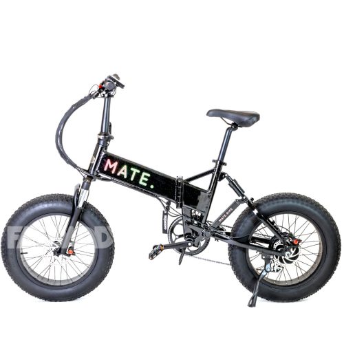 Mate X 250W Interstellar Mate X 250W Interstellar 100% Street Legal in Deutschland, Österreich und der Schweiz Dieses MATE X 250W Interstellar Elektrofahrrad, ausgestattet mit einem herkulischen Hi-Torque-Motor, gepaart mit einem ultra-ausdauernden Hi-Voltage-Akku, ist unser zeitloser Klassiker und Top-Seller zugleich. Seine unvergleichliche Handwerkskunst und Innovation zeigen sich im gesamten eBike. Schlüsselfunktionen wie selbstnachstellende Scheibenbremsen mit punktgenauer Modulation, ein intelligentes LCD-Farbdisplay mit USB-Anschluss, eine reaktionsschnelle Vollfederung und breite All-Terrain-Reifen runden dieses ultimative Paket ab. Geschwindigkeit: 25 km/h Reichweite: 120KM
