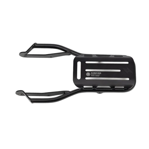 SUPER73 S2-SERIES REAR CARGO RACK Der S2-Heckgepäckträger ist ein hochwertiger, leichter Träger, der speziell für den SUPER73-S2 entwickelt wurde. Dieser vielseitige Gepäckträger lässt sich am S2-Aluminiumrahmen befestigen und verfügt über integrierte Haltegriffe für den Beifahrer.