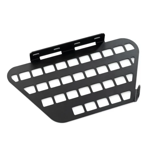 Super73 S2 In-Frame Molle &nbsp; Diese rahmeninternen MOLLE-Platten können an Ihrem SUPER73-S2-Motorrad befestigt werden. Die Platte wird vorne an der Stelle angebracht, an der sich bei einem Motorrad der Tank oder der Motor befinden würde, damit Sie alles im Auge behalten können. Sie sind solide aus robustem Aluminium gefertigt. Kompatibilität: S2