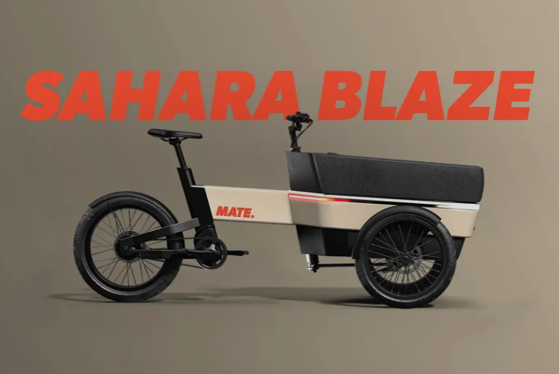 MATE SUV Cargobike Der MATE SUV wurde als perfekte Alternative zum Auto entwickelt, mit der Sie sich problemlos durch die Stadt bewegen und den Verkehr umgehen können. Ob Sie mit Ihren Kindern auf dem täglichen Schulweg, Ihrem Partner oder einem Freund unterwegs sind, auf den MATE SUV können Sie sich im Alltag verlassen. Mit einer Akkuladung legt der MATE SUV bis zu 100 km zurück und bewältigt auch schwere Lasten mit Leichtigkeit. Der starke Mittelmotor mit Tretunterstützung ermöglicht ein müheloses und bequemes Manövrieren. Mit der optionalen Regenschutzhaube müssen Sie auch an Regentagen nicht nach dem Autoschlüssel greifen und können Ihre Waren sicher ausliefern. Der MATE SUV mit seinem modularen Design und einer Reihe von Optionen bietet Ihnen die Freiheit, jede Version von Ihnen zu entdecken. Eine Auswahl an Kasteninterieur, das Allwetterdach, die Geländereifen und die exklusive MATE Wing-Technologie machen ihn zum vielseitigsten SUV auf dem Markt.