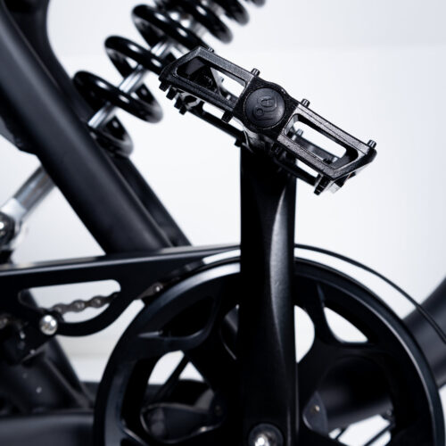 KNAAP RTD &nbsp; Rahmen: Aluminium Motor: 36V 250W Heckantrieb Batterie: 36V 21Ah Samsung Lithium-Ionen Ladegerät: 36V 3A Anzeige: LCD mit Beleuchtung (Batterieanzeige, Tachometer und Kilometerstand) Hydraulisches Bremssystem: Tektro Mechanische Scheibenbremsen Schaltung: Shimano, 7 Schaltstufen Geschwindigkeit: 25km/h Aktionsradius: bis zu 140KM mit einer vollen Batterie &nbsp;