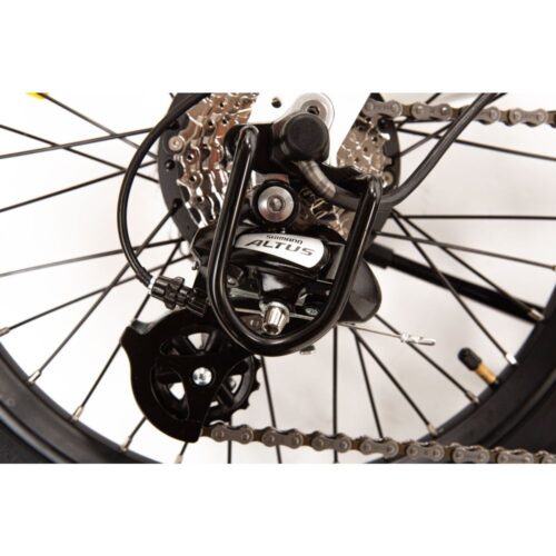 Littium IBIZA DOGMA Das Elektrofahrrad Littium Ibiza Dogma 04 14AH in Schwarz und Weiß ist wendig, bequem zusammenklappbar, robust und stabil und wurde entwickelt, um sich in der Stadt fortzubewegen, um dem aktuellen Bedarf an nachhaltiger Mobilität gerecht zu werden. Ein äußerst vielseitiges und leistungsstarkes zusammenklappbares Elektrofahrrad (bis zu 250 W und/oder bis zu 25 km/h) mit den besten Eigenschaften auf dem Markt.