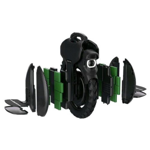 INMOTION V11 "Batch 4 latest version" Das V11 ist das bisher leistungsstärkste Modell von InMotion. Die Ingenieure haben die Höchstgeschwindigkeit auf 55 km/h erhöht, und das sind 15 km/h mehr als beim V10F. Das V11 wird mit einem CST-Reifen, 18" x 3", geliefert. Eine weit verbreitete Meinung über den CST 1488-Reifen ist, dass er eine ausgezeichnete Kontrolle und ein stabiles Verhalten auf normalen Straßen und im Gelände bietet. Natürlich trägt auch die innovative Pedalaufhängung zu einem sanfteren Fahrverhalten bei. Sie müssen Ihre Knie nicht mehr für eine längere Fahrt opfern und können jede Strecke fahren, ohne an Schlaglöcher oder unebenes Gelände zu denken. Das ist die Freiheit des Fahrens. Sie wollen offroad fahren - kein Problem! Der Pedalspielraum ist so groß, dass es Sie anfangs vielleicht sogar stresst. Es bringt definitiv ein anderes Gefühl mit sich, als wir es von älteren Modellen gewohnt sind.