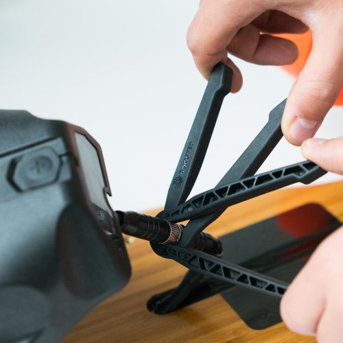 Boosted Boards Standard Range Battery Der Standard-Reichweiten-Akku für Boosted Board passt auf jedes Boosted Board. Mit einer Reichweite von bis zu 11 Kilometern und einem Quick-Swap-Anschluss lässt sich dieser Akku schnell austauschen. Und das Beste von allem? Mit 99Wh ist der Boosted Board Standard Range-Akku auch im Flugzeug zugelassen.