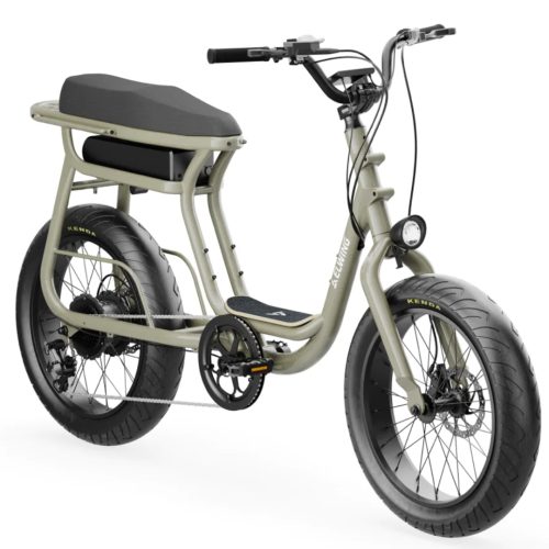 Elwing Yuvy – Grün Das Elwing Yuvy ist ein echtes Utility-Bike mit dickeren Reifen für mehr Komfort beim Fahren. Dank des 250-W-Heckmotors erreichen Sie in kürzester Zeit eine Geschwindigkeit von 25 km/h und mit dem 12,8-Ah-Wechselakku können Sie mit einer Ladung bis zu 60 Kilometer zurücklegen. Sie können den Elwing Yuvy überall in Europa ohne Führerschein, Versicherungspflicht und Nummernschild fahren – außerdem gibt es kein Mindestalter für das Fahren des Yuvy.