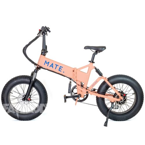 Mate X 750W Candy Crushed Die BEAST Mode Bikes sind wieder da! Dieses MATE X 750W Candy Crushed Elektrofahrrad, ausgestattet mit einem herkulischen Hi-Torque-Motor, gepaart mit einem ultra-ausdauernden Hi-Voltage-Akku, ist unser zeitloser Klassiker und Top-Seller zugleich. Seine unvergleichliche Handwerkskunst und Innovation zeigen sich im gesamten eBike. Schlüsselfunktionen wie selbstnachstellende Scheibenbremsen mit punktgenauer Modulation, ein intelligentes LCD-Farbdisplay mit USB-Anschluss, eine reaktionsschnelle Vollfederung und breite All-Terrain-Reifen runden dieses ultimative Paket ab. Geschwindigkeit: 32 km/h Reichweite: 120KM