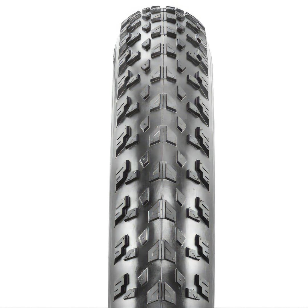Fatbike-Reifen 20×4 – Offroad Fatbike-Reifen 20×4 – Offroad Dieser Fatbike-Pannenschutzreifen mit der Größe 20x4 passt für die meisten Fatbikes. Mit diesem Reifen haben Sie perfekten Grip auf der Straße und im Wald und der dicke Gummi sorgt dafür, dass das Risiko einer Reifenpanne geringer ist. Dieser Fatbike-Reifen besteht aus einer besonders starken Mischung, sodass er weniger schnell verschleißt und daher länger hält.