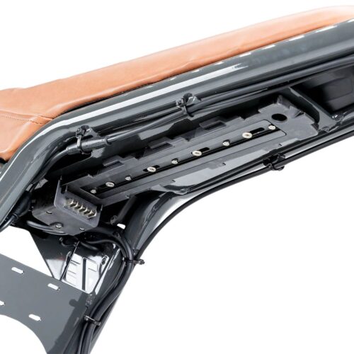 Akkuhalter für Super73 PRO Batterien (Battery Mount 2P/3P) Möchtest du dein Z-Series E-Bike mit einer leistungsstarken 750 PRO oder 1000 PRO Batterie upgraden? Dann ist diese Battery Mount ein absolutes Must-have! Falls du noch keine 500 PRO oder 750 PRO Batterie installiert hast, benötigst du diese Halterung, um die Kompatibilität mit dem PRO Battery-System sicherzustellen. Kompatibilität: ✅ Speziell für Z-Series Modelle entwickelt ✅ Nicht erforderlich für S-Series & R-Series, diese sind bereits mit PRO Batterien kompatibel