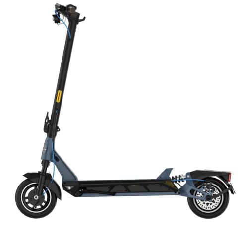 KingSong N12 Pro Der KingSong N12 Pro ist ein Elektroroller, der für Fahrer entwickelt wurde, die keine Kompromisse eingehen wollen. Mit seinem leistungsstarken Motor, der großen Reichweite und der fortschrittlichen Federung ist dieser E-Scooter sowohl für den täglichen Arbeitsweg als auch für abenteuerliche Fahrten außerhalb der Stadt bestens geeignet. Die Kombination aus Leistung, Sicherheit und Komfort macht den N12 Pro zu einem der vollständigsten E-Scooter seiner Klasse. Wichtigste Merkmale: •1000W bürstenloser Motor (2400W Spitzenleistung) •Höchstgeschwindigkeit bis zu 50 km/h •Reichweite bis zu 80 km •Scheibenbremsen für kraftvolles und sicheres Bremsen •Doppelfederung vorne und hinten für maximalen Fahrkomfort •Robuste 10-Zoll-Luftreifen mit Profil für zusätzlichen Grip •Intelligentes LCD-Display mit Echtzeit-Fahrinformationen •Smartphone-Konnektivität über die KingSong-App •Geeignet für Steigungen bis zu 30 % •Klappbares Design mit stabilem Ständer