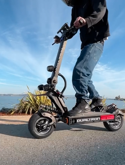 Startseite Extreme Leistung mit bis zu 200 km Reichweite.